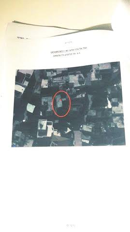 قوات الاحتلال تسلم عائلة الاسير عبد العزيز مرعي قرارا خطيا بهدم المنزل