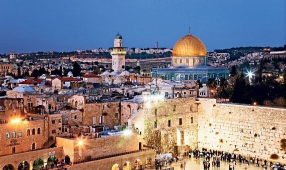 وقفة احتجاجية ضد منع رفع الآذان في يافا