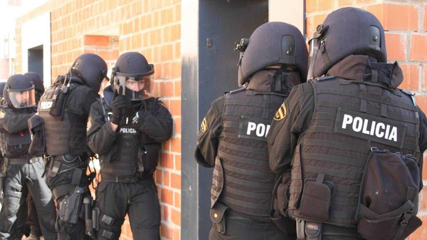 إسبانيا تحتجز باكستانياً بتهمة ترويجه للفكر المتطرف