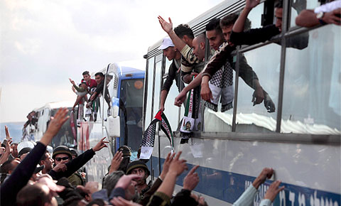 عامان على نقض الاحتلال اتفاق الإفراج عن الأسرى القدامى