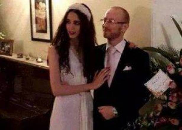 بالصور: مصطفى الخاني "النمس" ينفصل عن زوجته يارا الجعفري