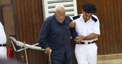 بعد إشاعة وفاته... مطالبات بالإفراج الصحي عن مهدي عاكف