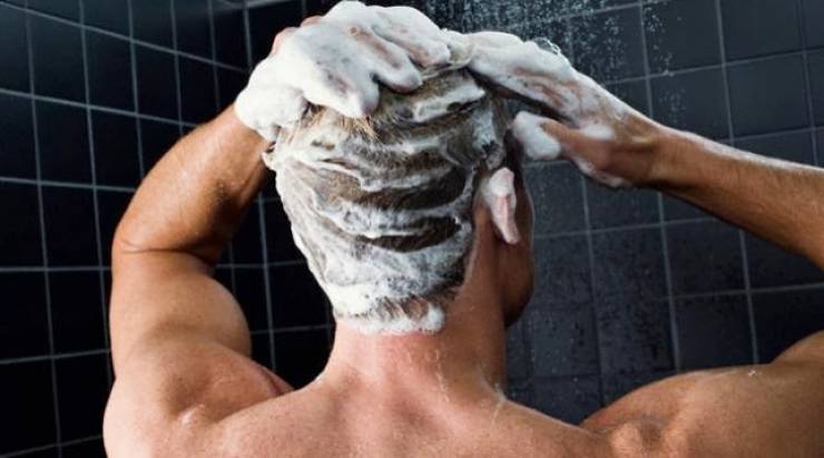 هل الشيطان يُشاهد أجسامنا أثناء الإستحمام؟