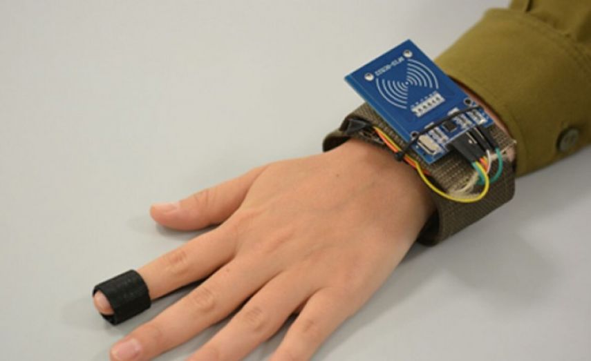 "الاحتلال الإسرائيلي" يطور ساعة ذكية لإنقاذ جنوده الجرحى