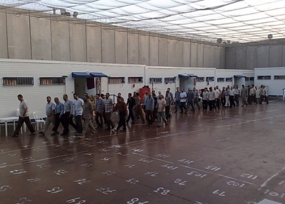 استنفار داخل سجون الاحتلال تحسباً لأي طارئ على حياة الأسير بلال كايد