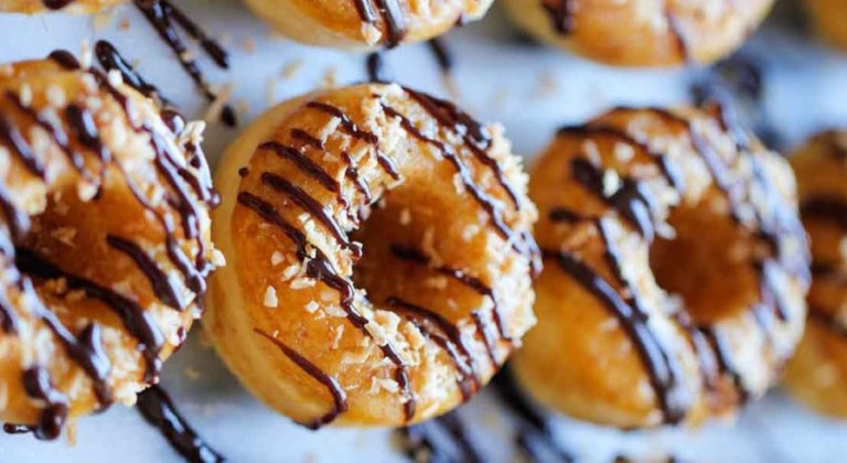 ميني دونات بالكراميل