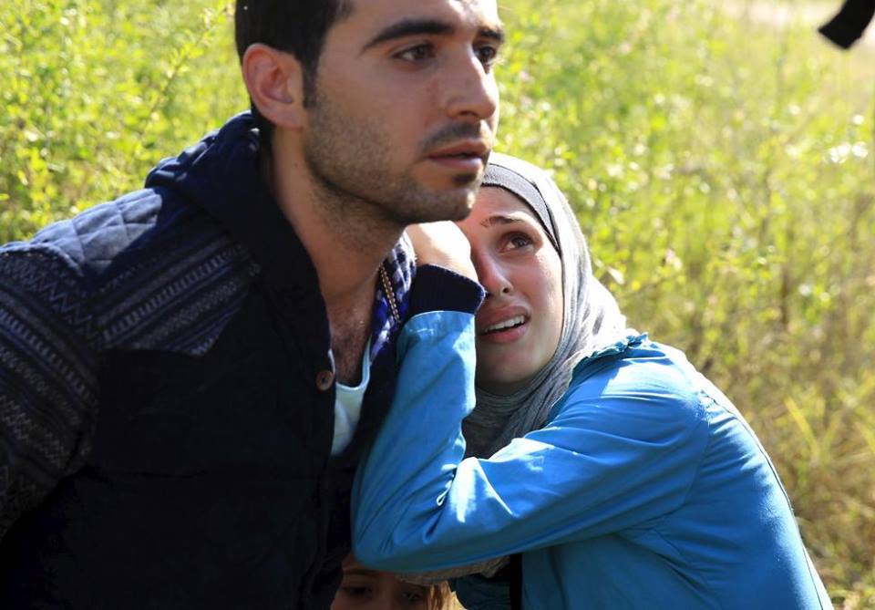 بالصور.."سور" المجر الحدودي يفاقم مأساة السوريين