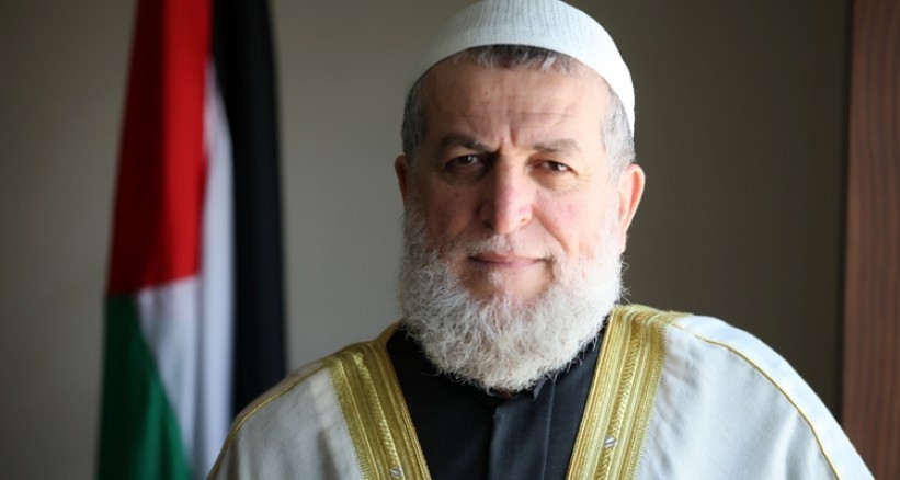 بالصور - الشيخ نافذ عزام في خطبة صلاة العيد : الأمة الاسلامية تمتلك مقومات النصر لكنها لا تستخدمها