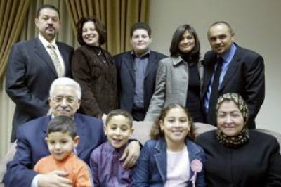 من المدعو لحفل عقد قران حفيد الرئيس في الدوحة ومن سيحضر ؟!