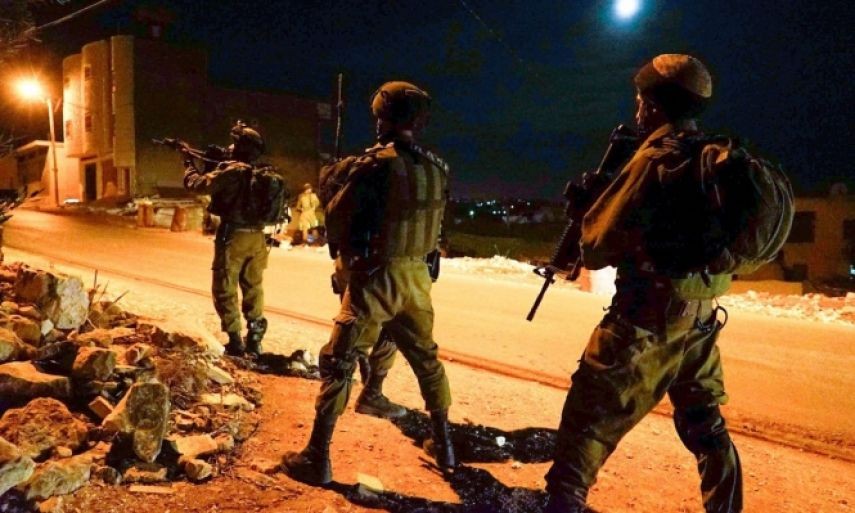 بالأسماء: الاحتلال يشن حملة مداهمات واعتقالات بمدن الضفة والقدس