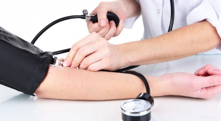 قاومي القاتل الصامت.. مرض “ارتفاع ضغط الدم”
