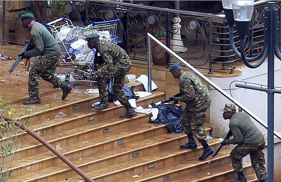 مقتل 12 شخصًا بتفجير فندق بالصومال