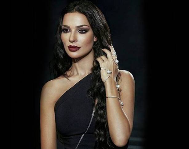 نادين نسيب نجيم تعتذر... والسبب؟