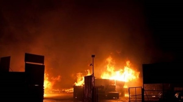 حريق كبير ينشب في مصفاة للنفط في عدن