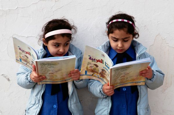 التربية تطالب بسحب كتب "دول عربية" تسيء للشعب الفلسطيني