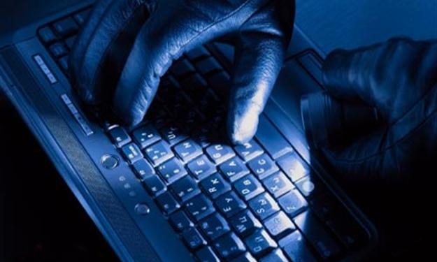 جرائم الانترنت الوجه البشع للتكنولوجيا وكيفية التحذير منها