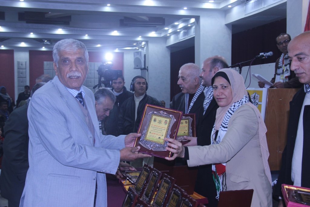 آمال حمد  للرئيس محمود عباس .. "غزة تريد حقوقها "