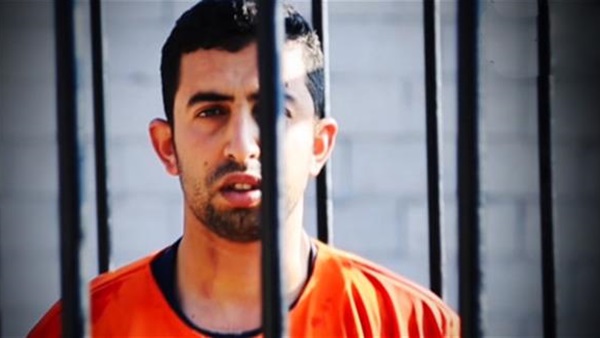 بالفيديو : سجين سابق لدى داعش يؤكد جازما "شاهدت الكساسبة وهو حي وبأمر من أبو بكر"