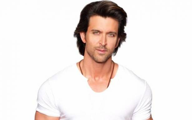 ما سبب أحزان النجم الهندي هريثيك روشان؟