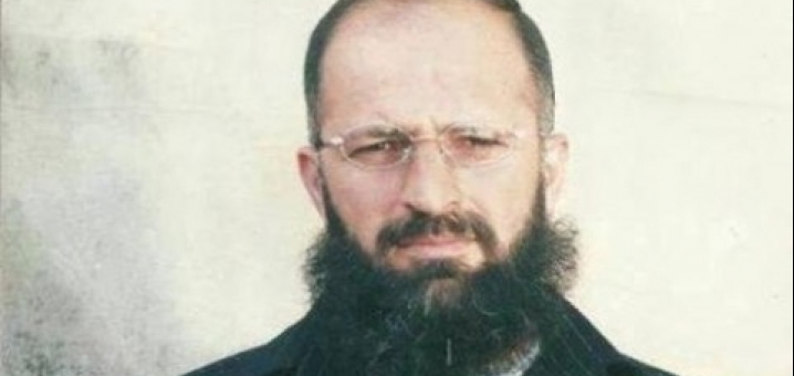 زوجة الأسير أبو ماريا تطالب بالإفراج عنه بعد إجرائه عملية جراحية