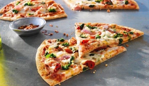 تعملي معنا طريقة عمل عجينة البيتزا الهشة