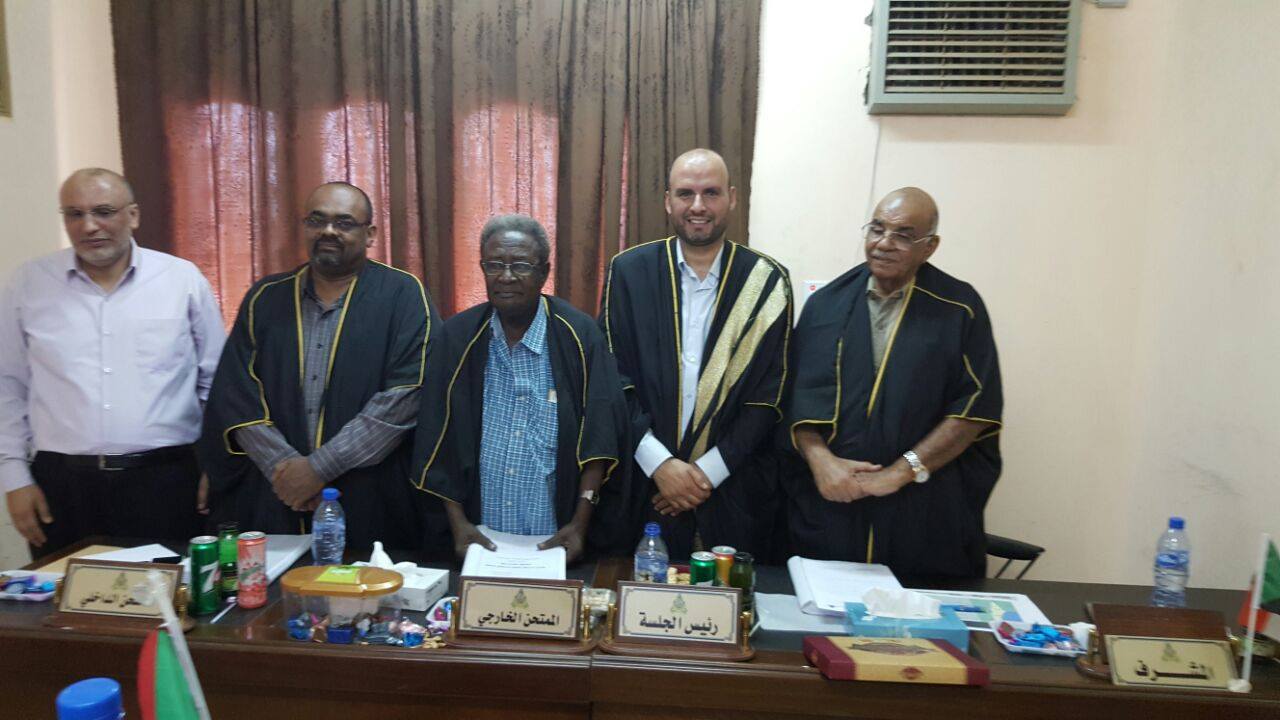 جامعة "الزعيم الأزهري" بالسودان تمنح باحث غزي درجة الدكتوراه في الاقتصاد