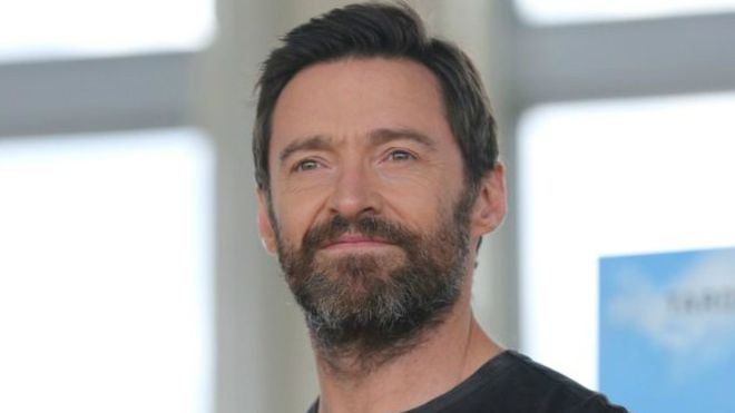 شجاعة الممثل هيو جاكمان تنقذ أطفاله وآخرين على شاطيء بوندي الاسترالي