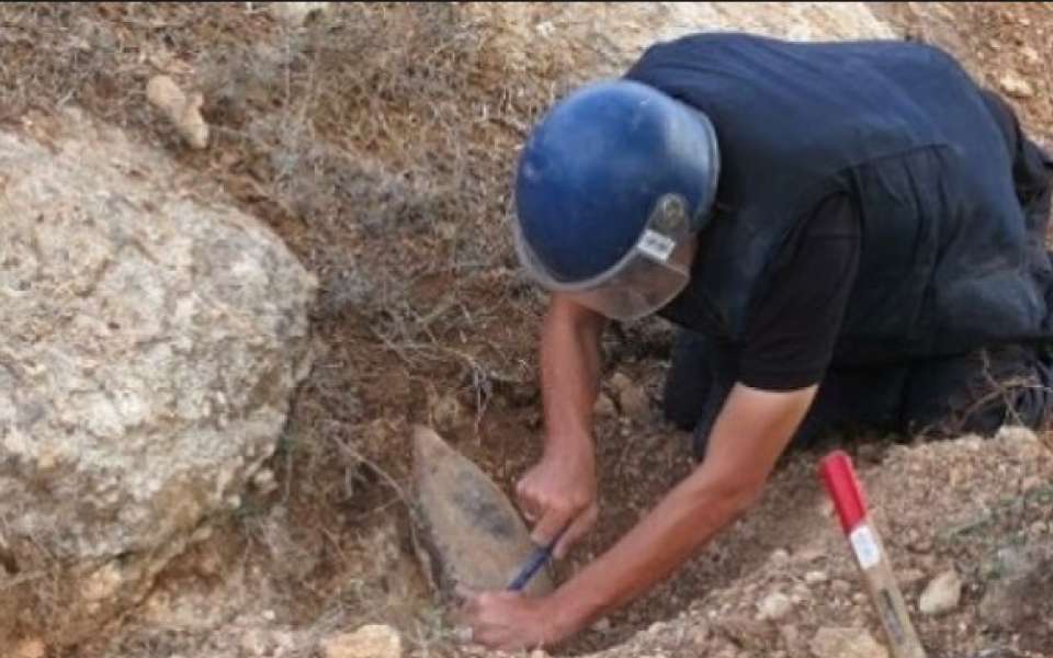 إتلاف جسمين مشبوهين في جنين وطوباس