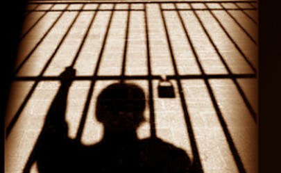 نحو  100 أسيراً يخوضون غداً إضراباً مفتوحاً عن الطعام