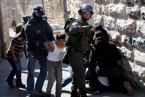 الاحتلال يقر الحبس المنزلي لثلاثة أطفال في القدس