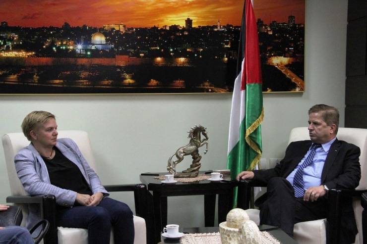 وزير الصحة يبحث مع منظمة العون النرويجية سبل تعزيز التعاون المشترك