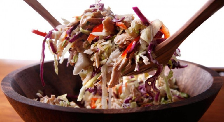 سلطة الدجاج من المطبخ الصيني
