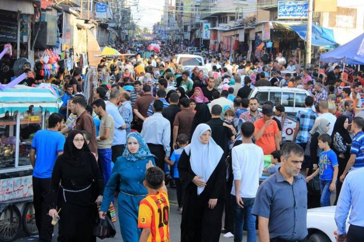 بالصور.. من هو الطفل الذي كسر حاجز الـ 2مليون نسمة بغزة