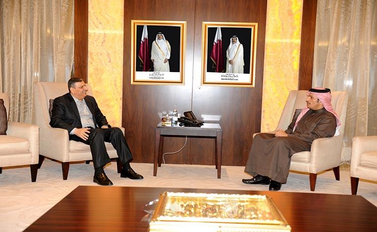 وزير خارجية قطر يبحث مع رياض حجاب مستجدات جنيف