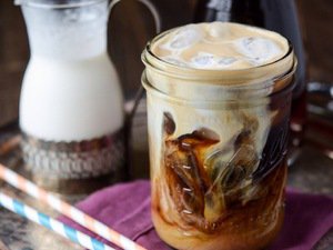 قهوة مثلجة بالفانيليا