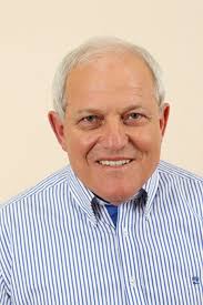 نتنياهو يطرد أحد وزرائه بسبب ملابسه