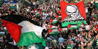 بالصور : جماهير سيلتيك الأسكتلندي ترفع العلم الفلسطيني أمام فريق هبوعيل الإسرائيلي