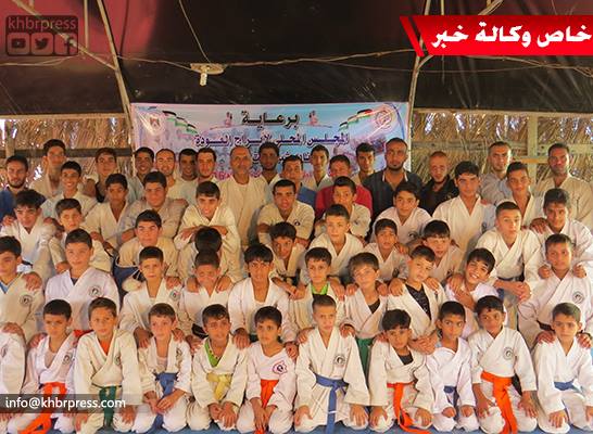 بالصور: شباب بيت لاهيا يقيم معسكراً تدريباً على رياضة "الكاراتيه" للأشبال
