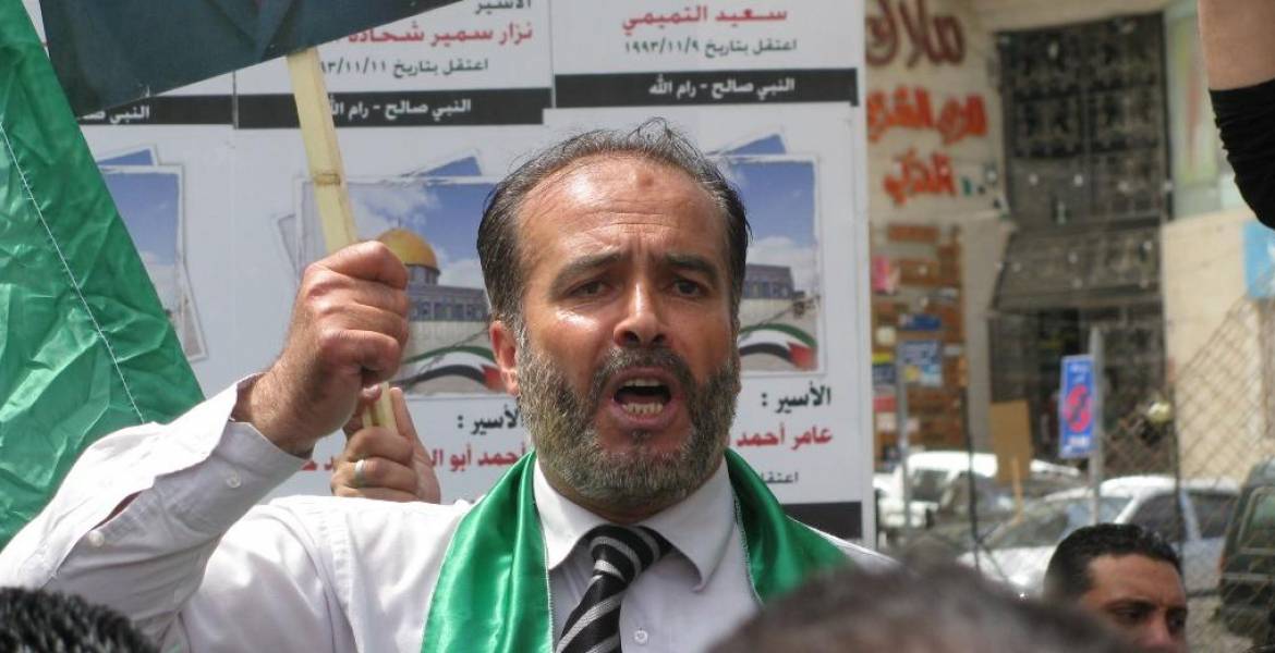 حماس تدين الحكم بالسجن الإداري على الشيخ "أبو كويك"