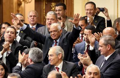 مصر: فضائح البرلمان تشعل مواقع التواصل ومرتضى يردّ: اتكلموا بأدب عن أسيادكم