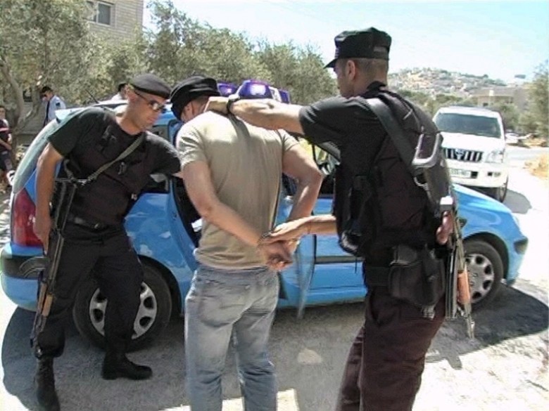 إلقاء القبض على شخصين بتهمة السرقة والسطو على دير بأريحا