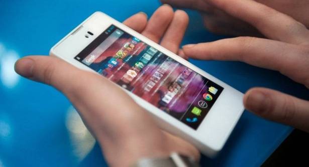 7 أخطاء يرتكبها الجميع عند شحن الهواتف الذكية