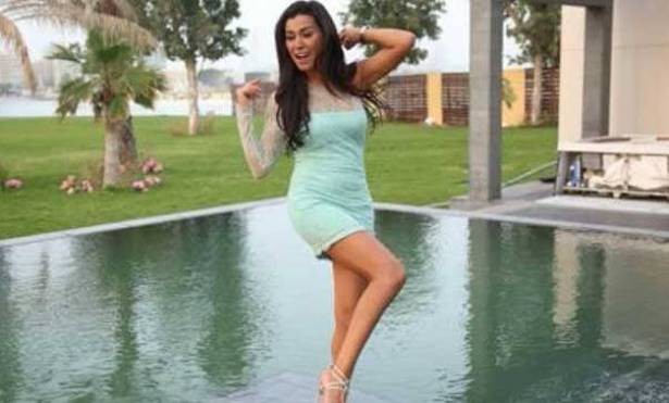 بالفيديو: نادين الراسي تعلن اعتزالها!