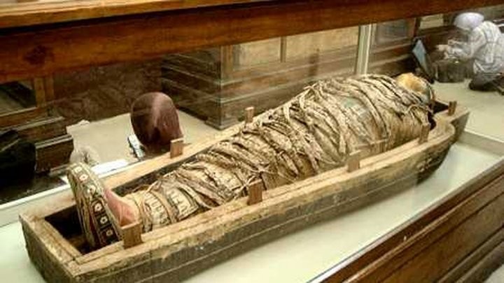 العثور على 17 مومياء وسط مصر