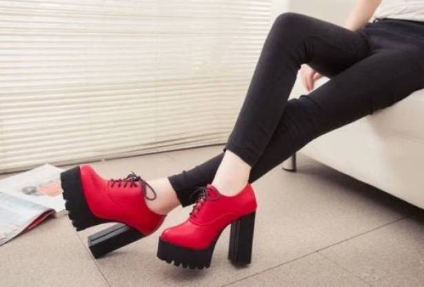 مقتل مطربة في منزلها.. بعدما رفضت المشاركة بحفل خاص!