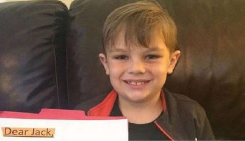 طفل يتبرع بـ20 دولارا لبناء مسجد فكانت المفاجأة