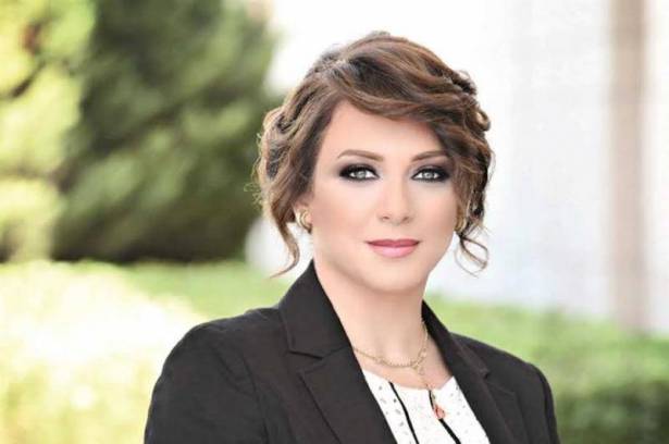 بالصورة : شاهدوا سلاف فواخرجي خلال مراحل الدراسة