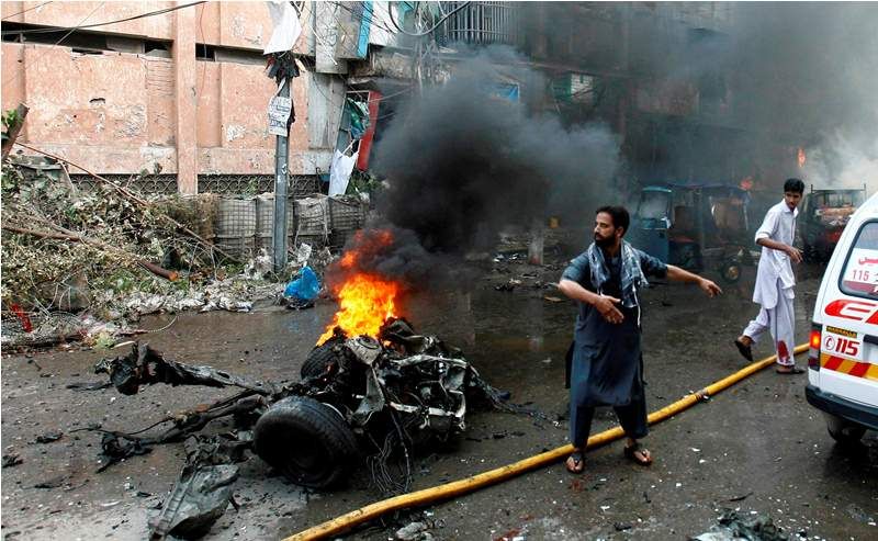 محدث.. مقتل 12 شخصاً وإصابة 23 آخرين إثر هجوم بسيارة ملغومة على موكب للشرطة بتكريت