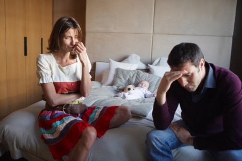 هل يعاني الرجال من اكتئاب ما بعد الولادة