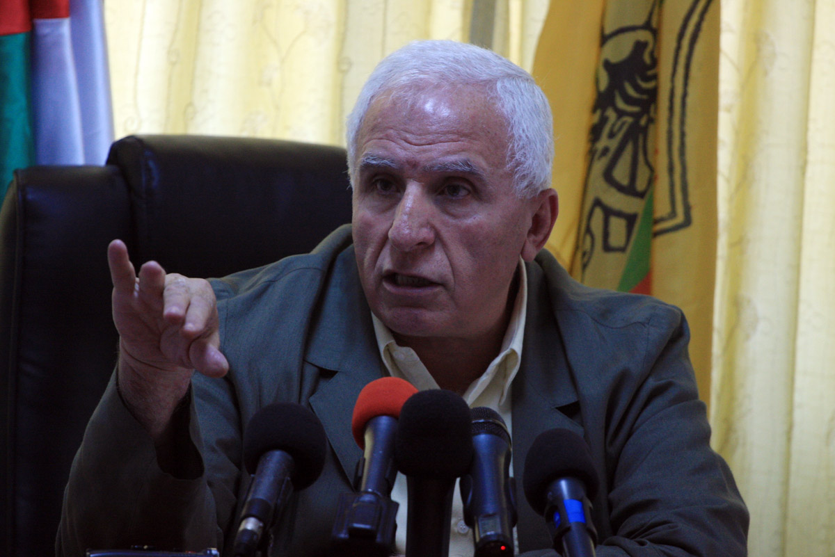 بالفيديو : الأحمد يكشف .. ماذا قال له أبو مرزوق قبل دخوله للإجتماع مع بلير ومشعل وسر كلمة "مش قابضينه"